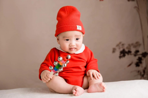 五指山宝宝几个月戴银手镯好 五指山宝宝几个月戴银手镯好